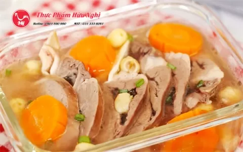 canh tim heo hầm sen 1