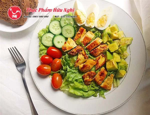 Salad ức gà qe3