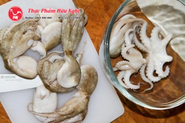 Lựa chọn bạch tuộc nhỏ làm sạch tươi ngon sxuống