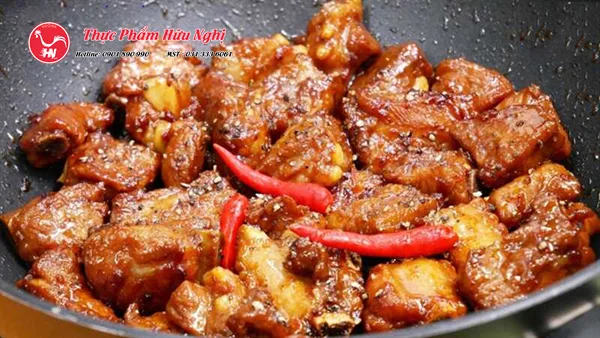 cach-lam-suon-non-kho-tieu-thom-ngon-dam-da-hap-dan-cho-Xương Sườn Kho Tiêu