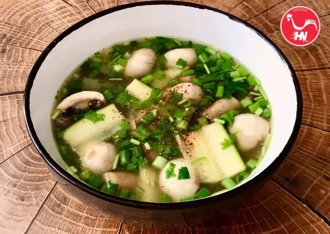 Canh Bí Ngòi Nấm Mỡ Nước Xương Ức Gà (1)