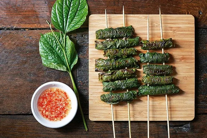 Thịt trâu cuốn lá lốt nướng - thơm ngon sa