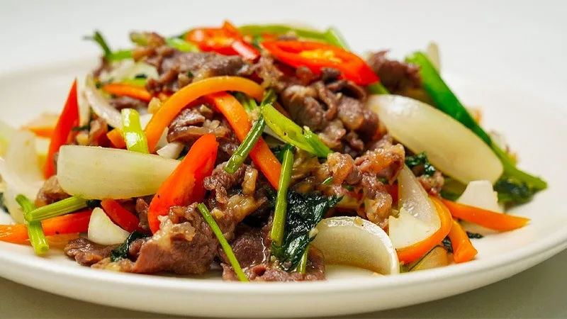 Ba Chỉ Bò Xào Hành Tây re1