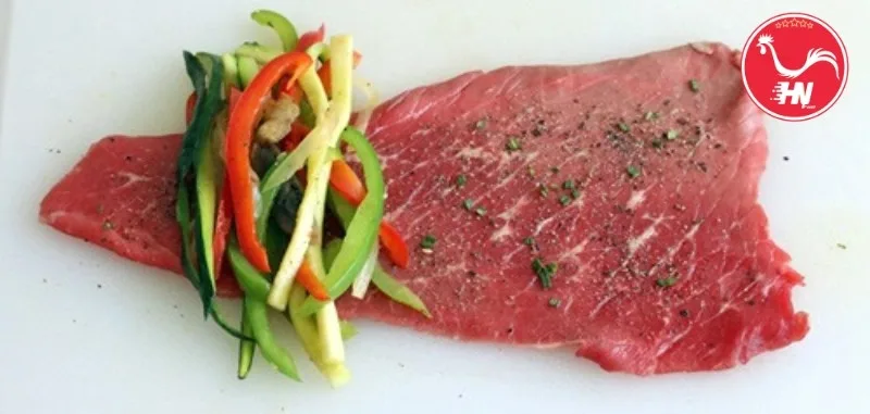 Nướng Thịt Lõi Vai Bò Cuốn Thập Cẩm xuống (1)