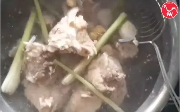 Canh xương ống bò măng chua 205 2025 2
