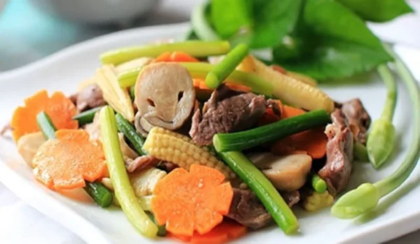 ba rọi heo xào rau củ 4